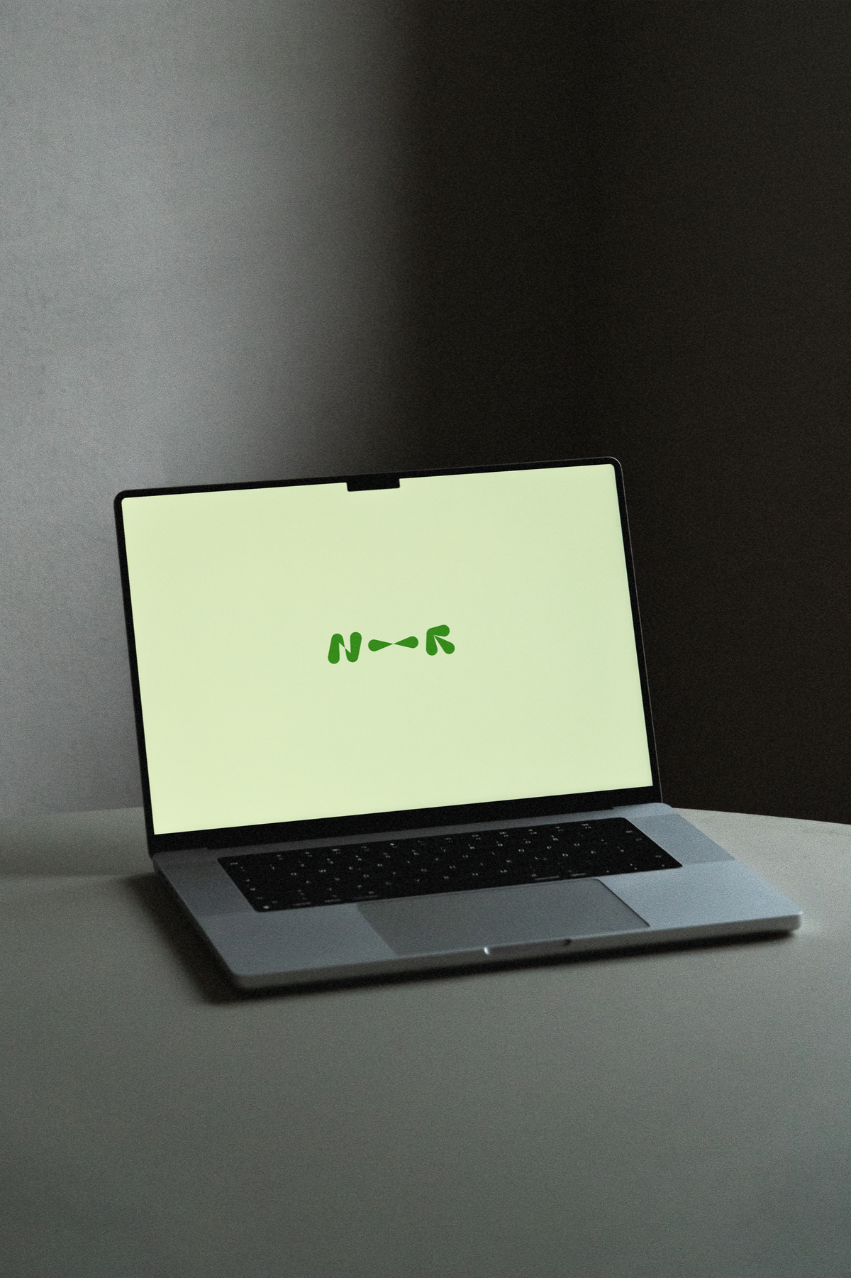 MacBook Pro 16" LUX-18