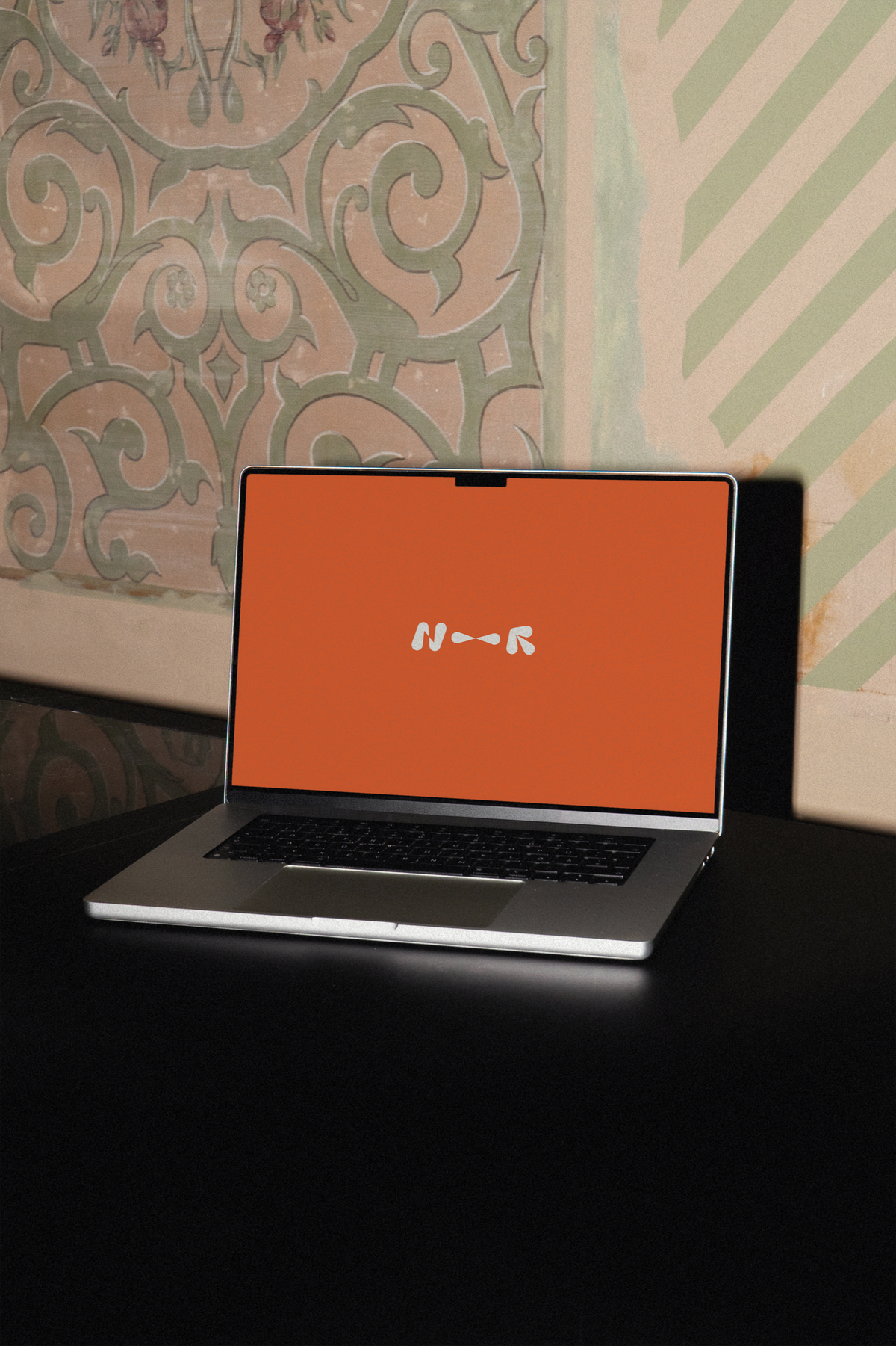 MacBook Pro 16" LUX-22