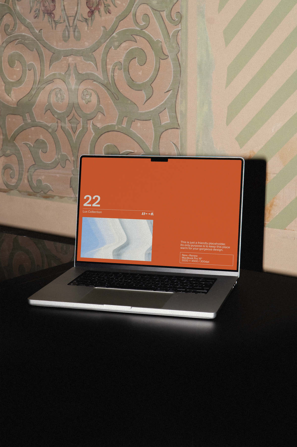 MacBook Pro 16" LUX-22