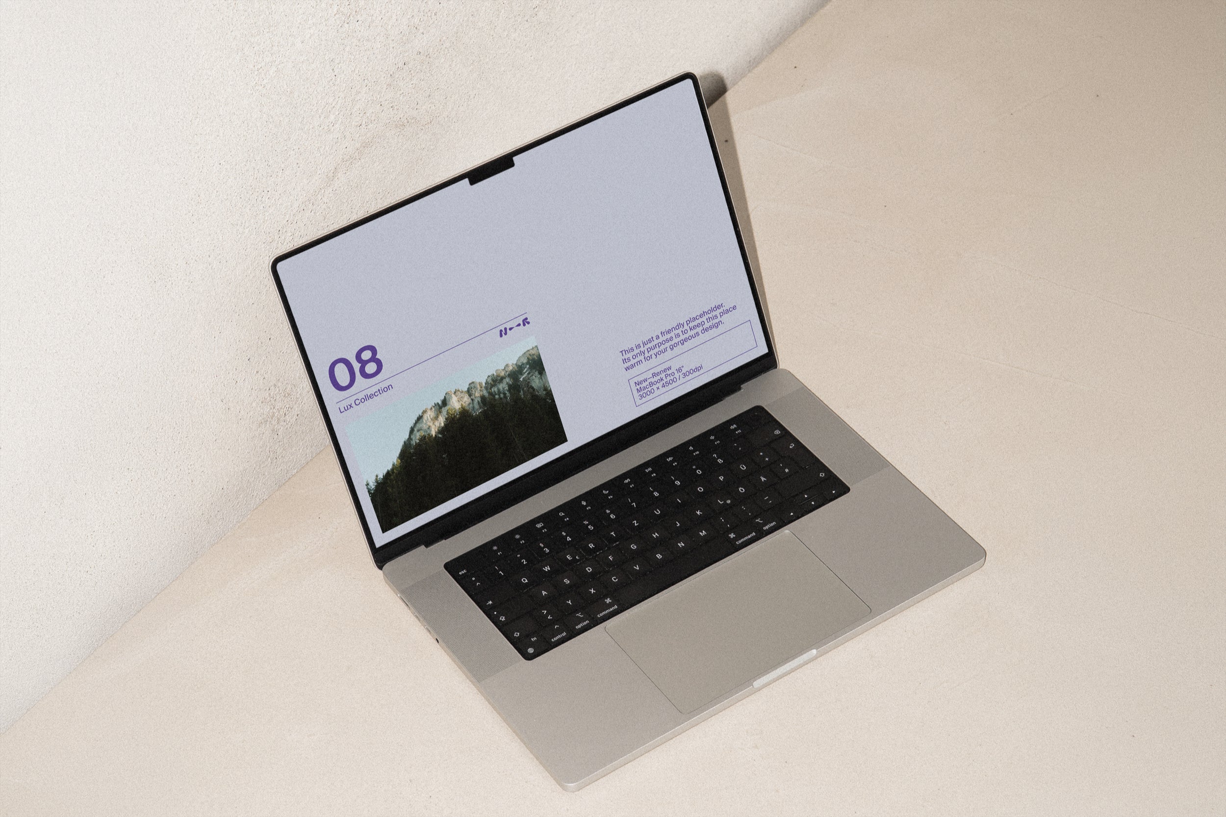 MacBook Pro 16" LUX-08