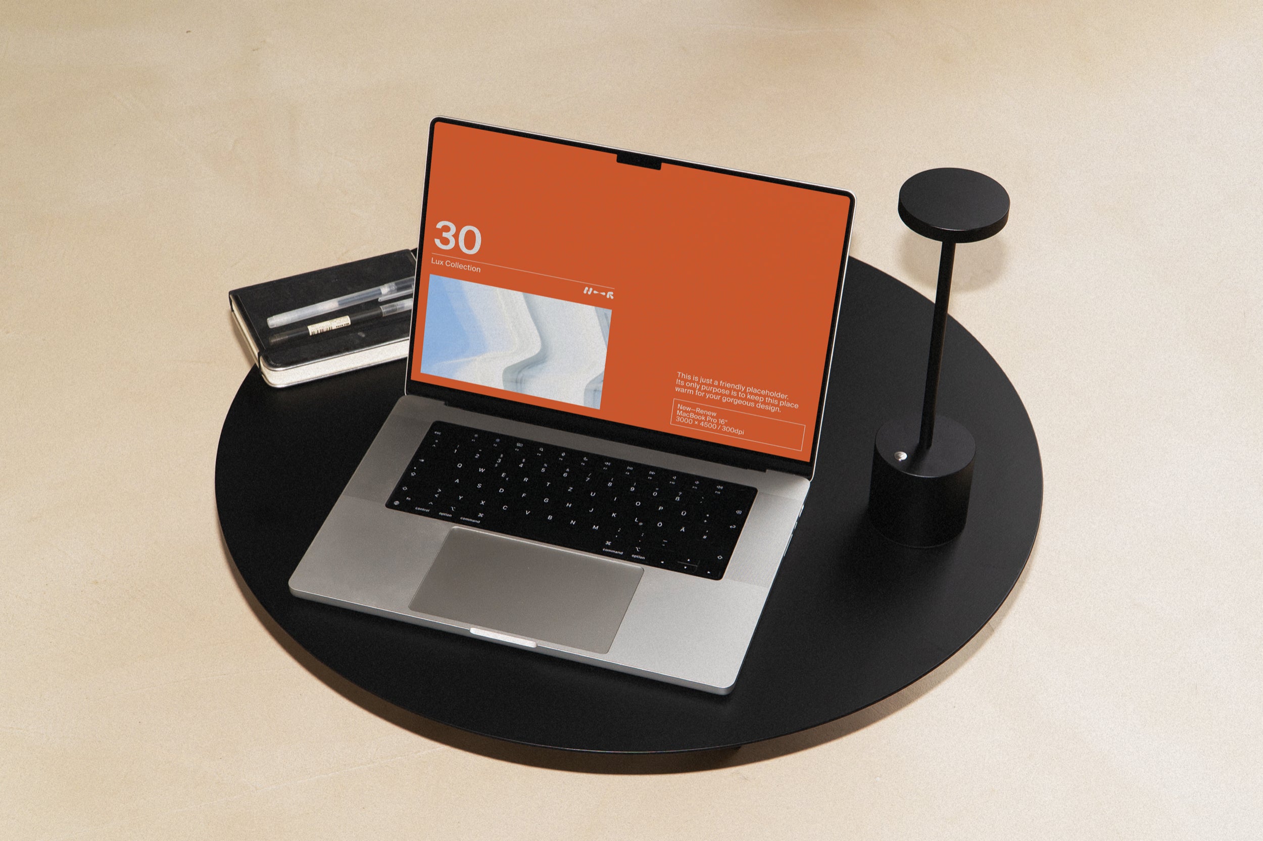 MacBook Pro 16" LUX-30