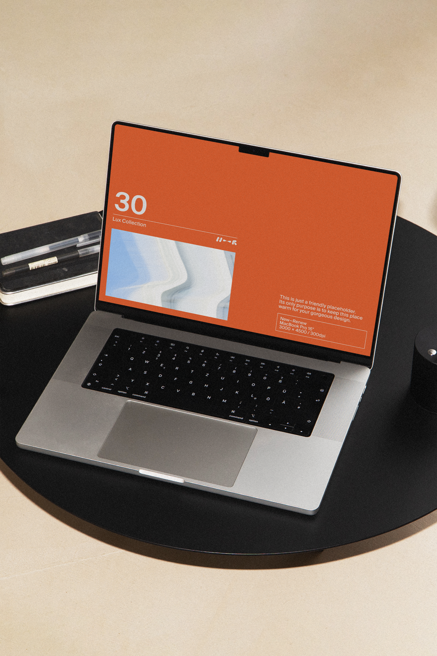 MacBook Pro 16" LUX-30