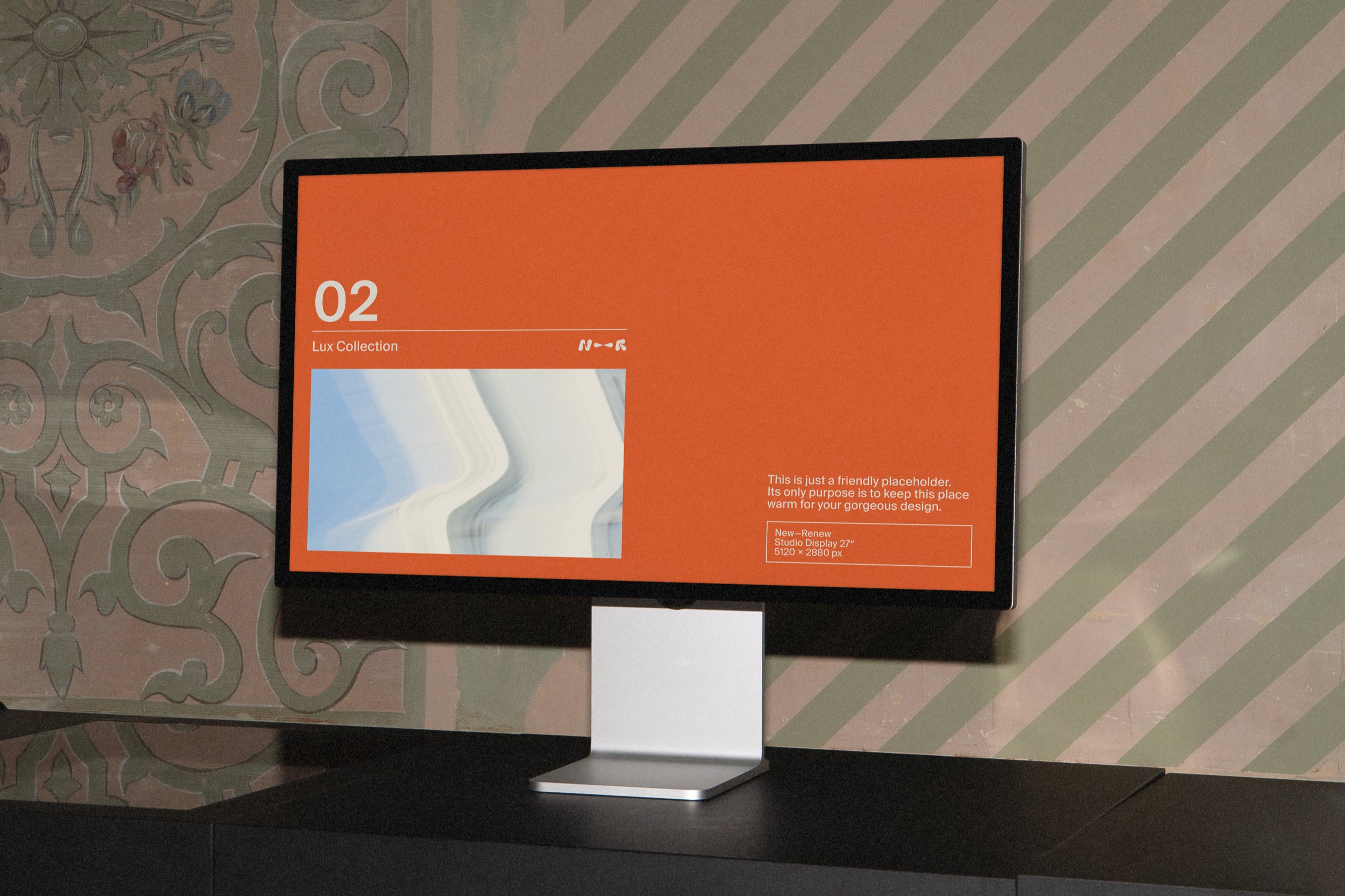 Studio Display LUX-02