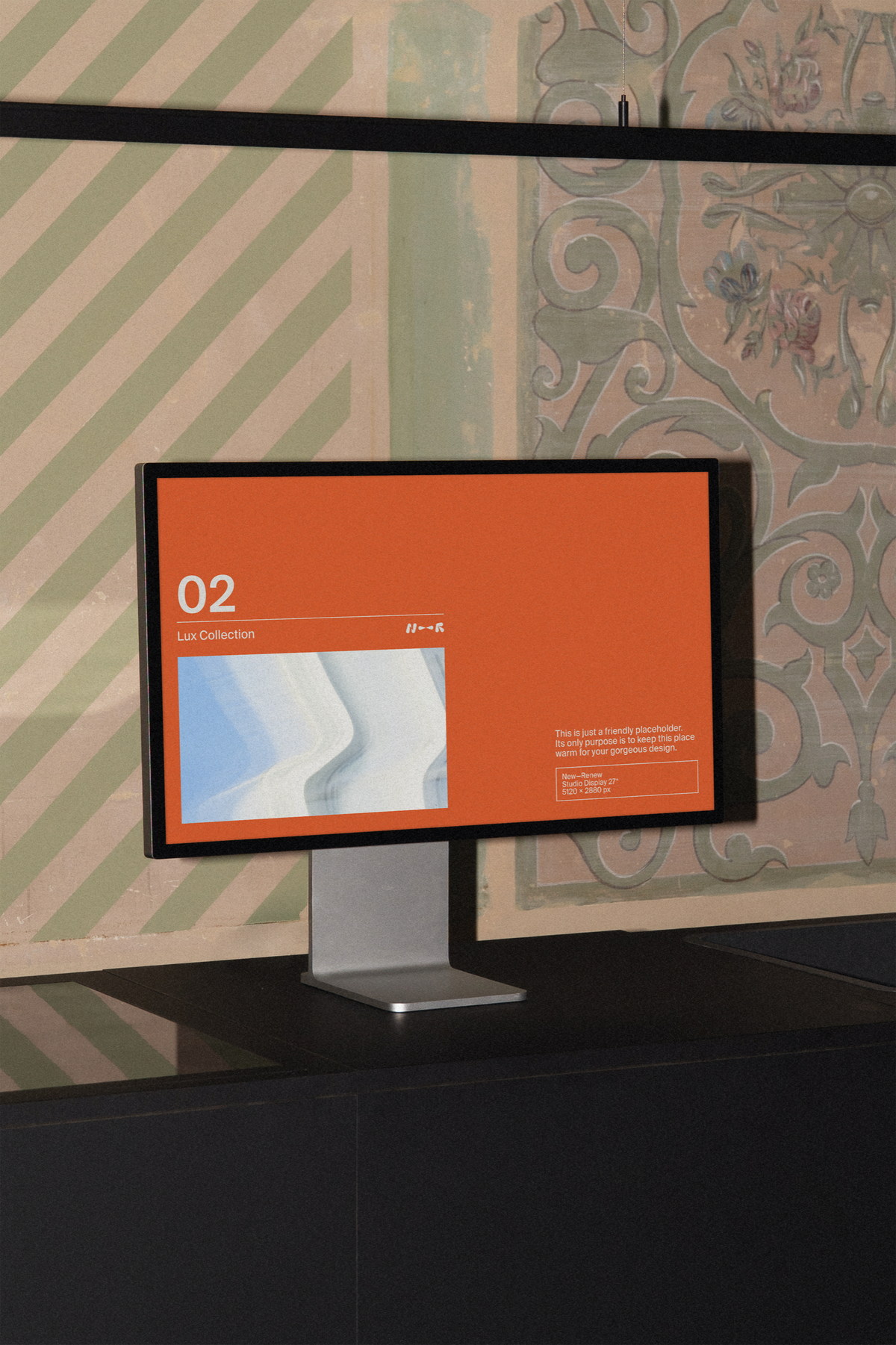 Studio Display LUX-02